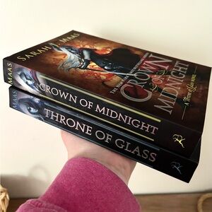 📚 OOP Crown of Midnight and Throne of Glass Book Set